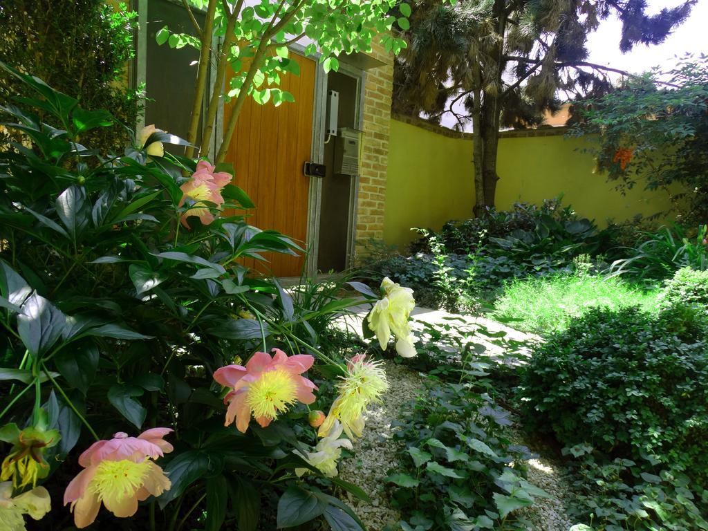 Agriturismo Casa De Colores Moretta Exterior foto